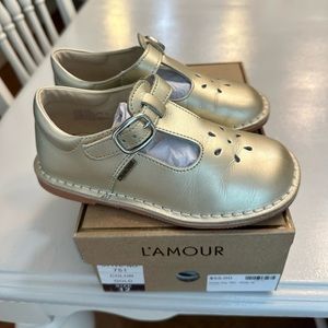 Size 12 L’amour t-strap gold shoes VVGUC